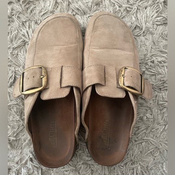 Cliffs by WHITE MOUNTAIN Shoes - Cliffs Taupe clogs